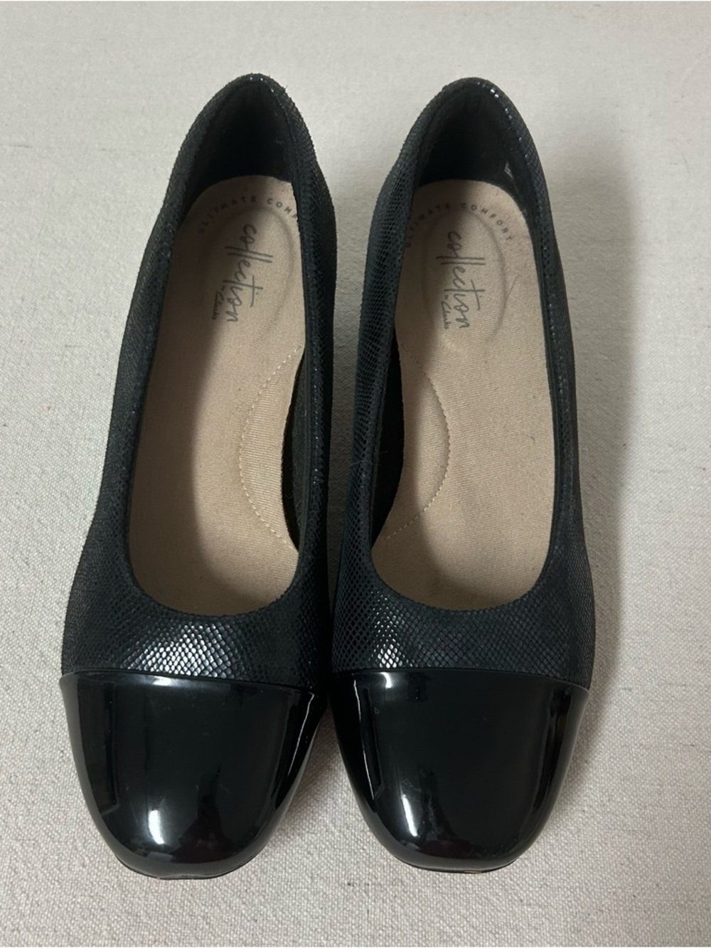 Clarks Collection Pumps Womens 7W Black Snakeskin Texture Patent Leather Cap Toe